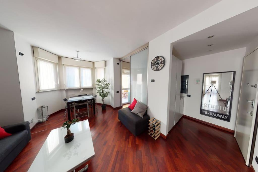 Apartment+Garage Near Novegro Exhibition/Linate Segrate Exteriér fotografie
